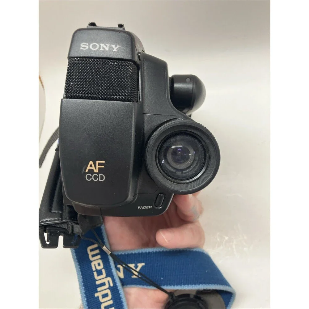 Sony Handycam CCD-TR6 Video8 Analog Camcorder Untested No Battery